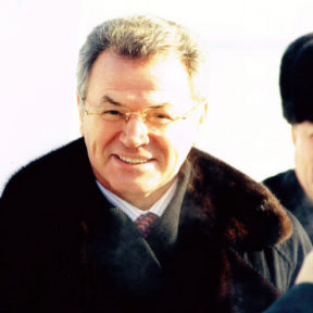 Gouverneur der Region V. Khrapunov