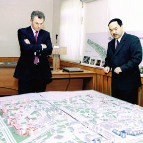 V. Khrapunov. Consideration of the General plan of the city of Ust-Kamenogorsk. Akim of the city M. Bayandarov reports